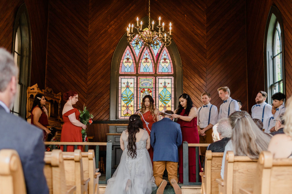 fall wedding at oaks pioneer church
